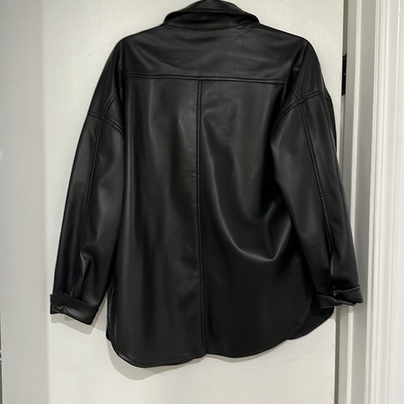 Oversized Aaron & Amber faux leather shacket - Picture 5 of 5
